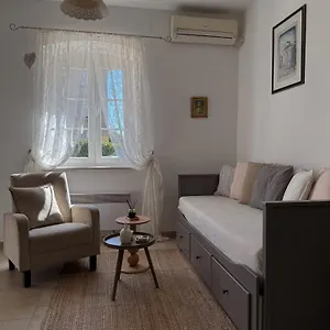 apartment-amelie.hotelinzadar.com/